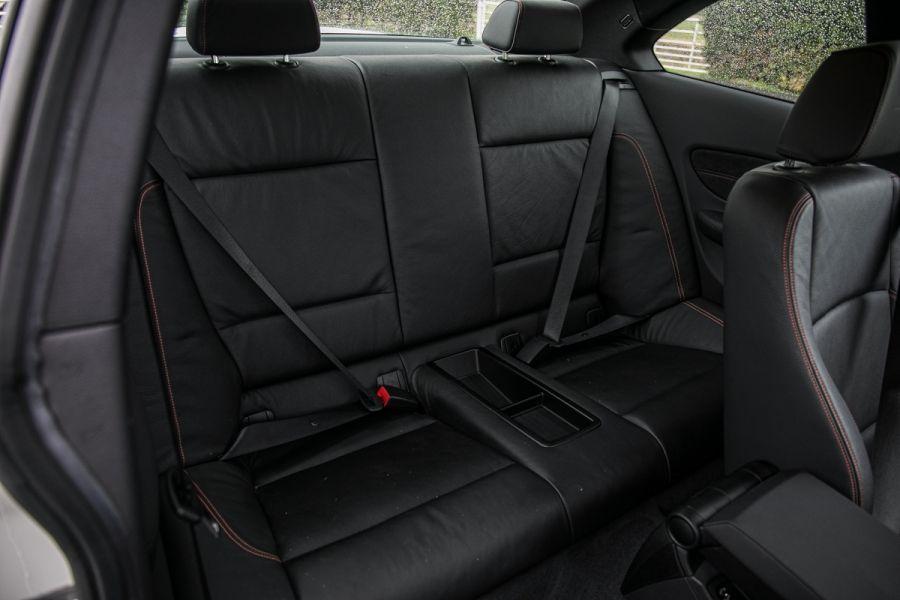 Интерьер BMW 1M Jay Kay Car 2012 года  (UK) (фото 17 из 19)